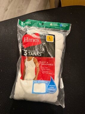 Hanes White Men's 3-Pack Tagless Tank Tops